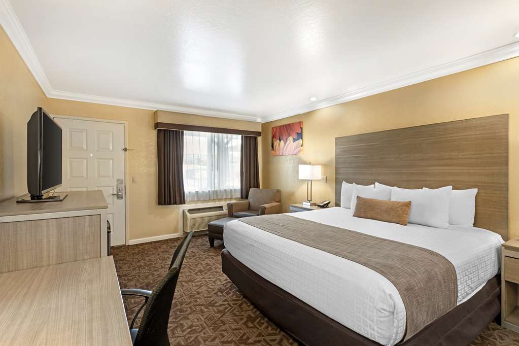 Best Western Hanford Inn - photo 25