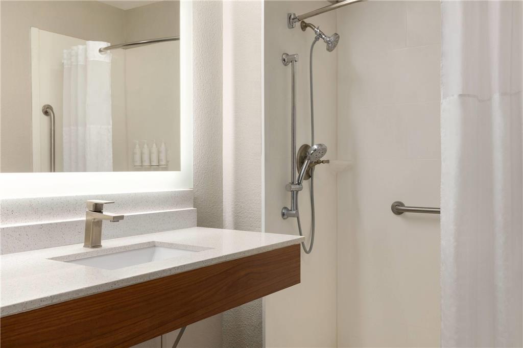Days Inn by Wyndham Suites Fredericksburg - photo 8