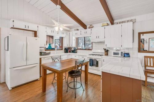 Pine Hills Cabin in Julian — 4-Star Luxury Hotel in Julian, United States