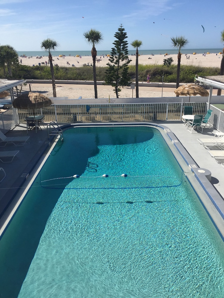iBeach Resort - photo 45