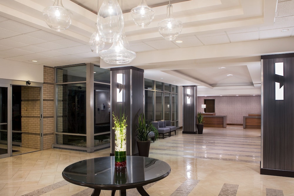 Sheraton Suites Chicago Elk Grove - photo 2