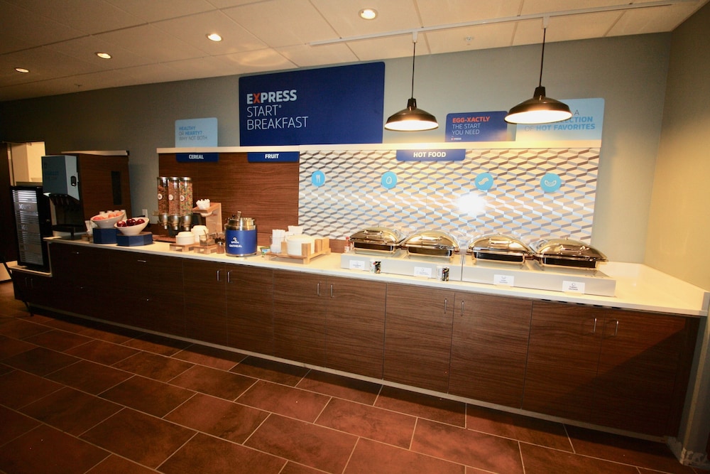 Holiday Inn Express & Suites Kirksville University Area by IHG - photo 13