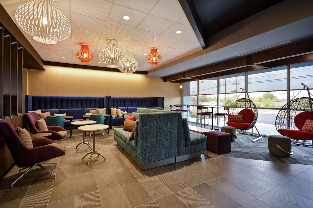 TRU By Hilton Winchester - photo 2