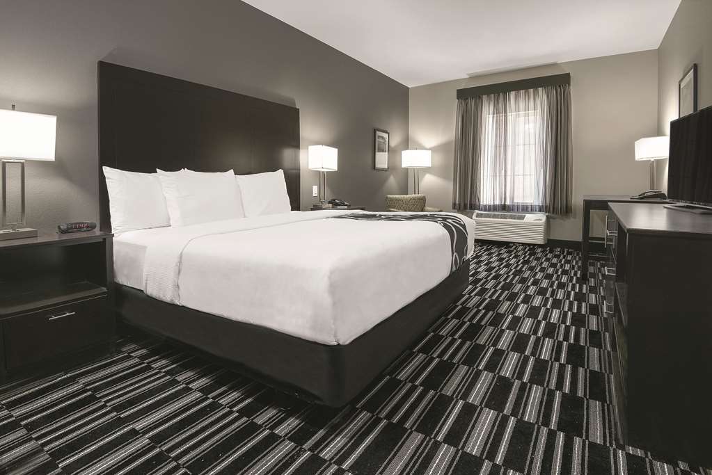 La Quinta Inn & Suites by Wyndham Fort Worth West I 30 - photo 15