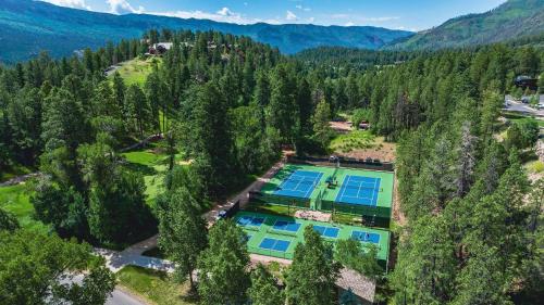 Tamarron Lodge Studio 102 — 4-Star Luxury Hotel in Durango, United States