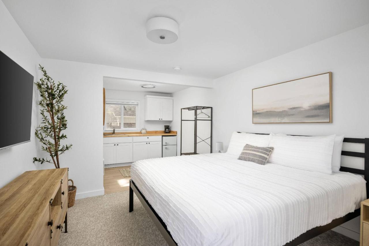 Inn at Rockaway Beach Unit 2 in Rockaway Beach, United States