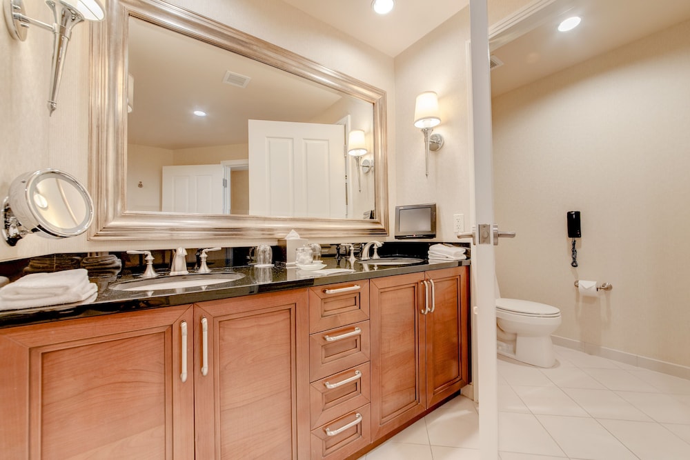 StripViewSuites at Signature - photo 187