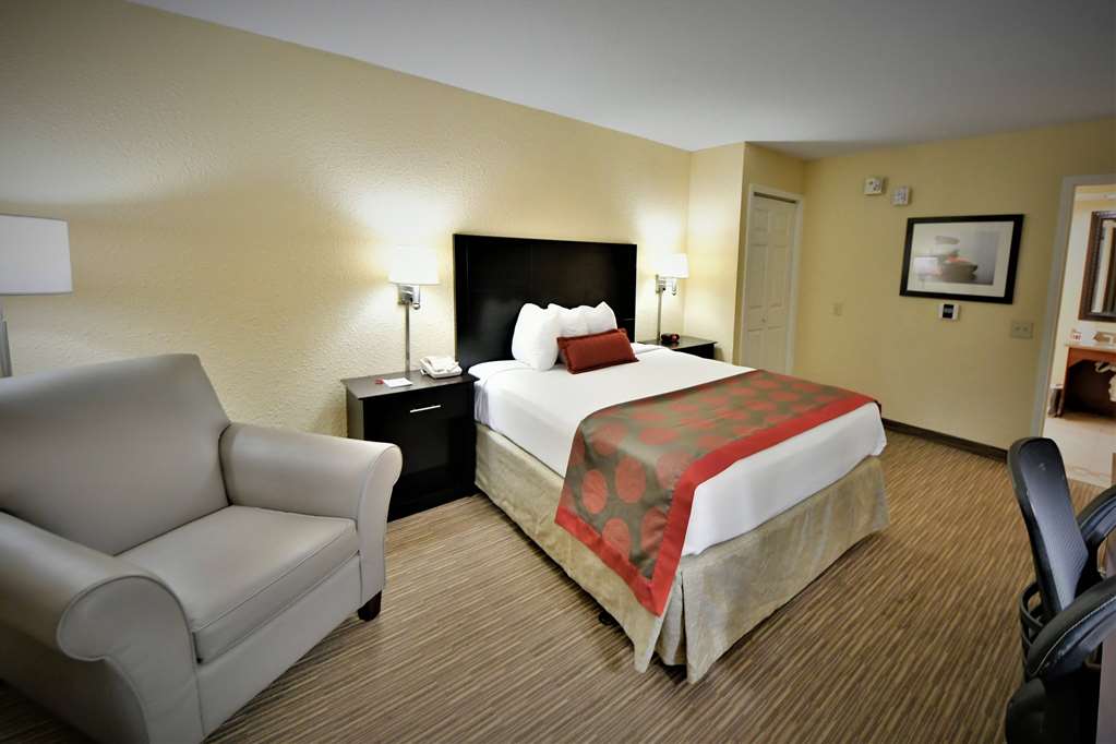 Ramada Hotel & Conference Center by Wyndham Jacksonville - photo 13
