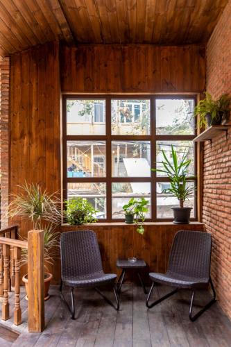 Heart of Tbilisi: 3 Apts w Balcony By Wehost