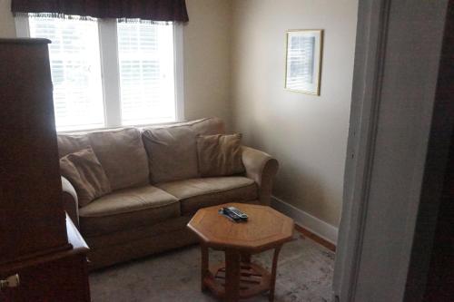 The Frogtown Inn - photo 19