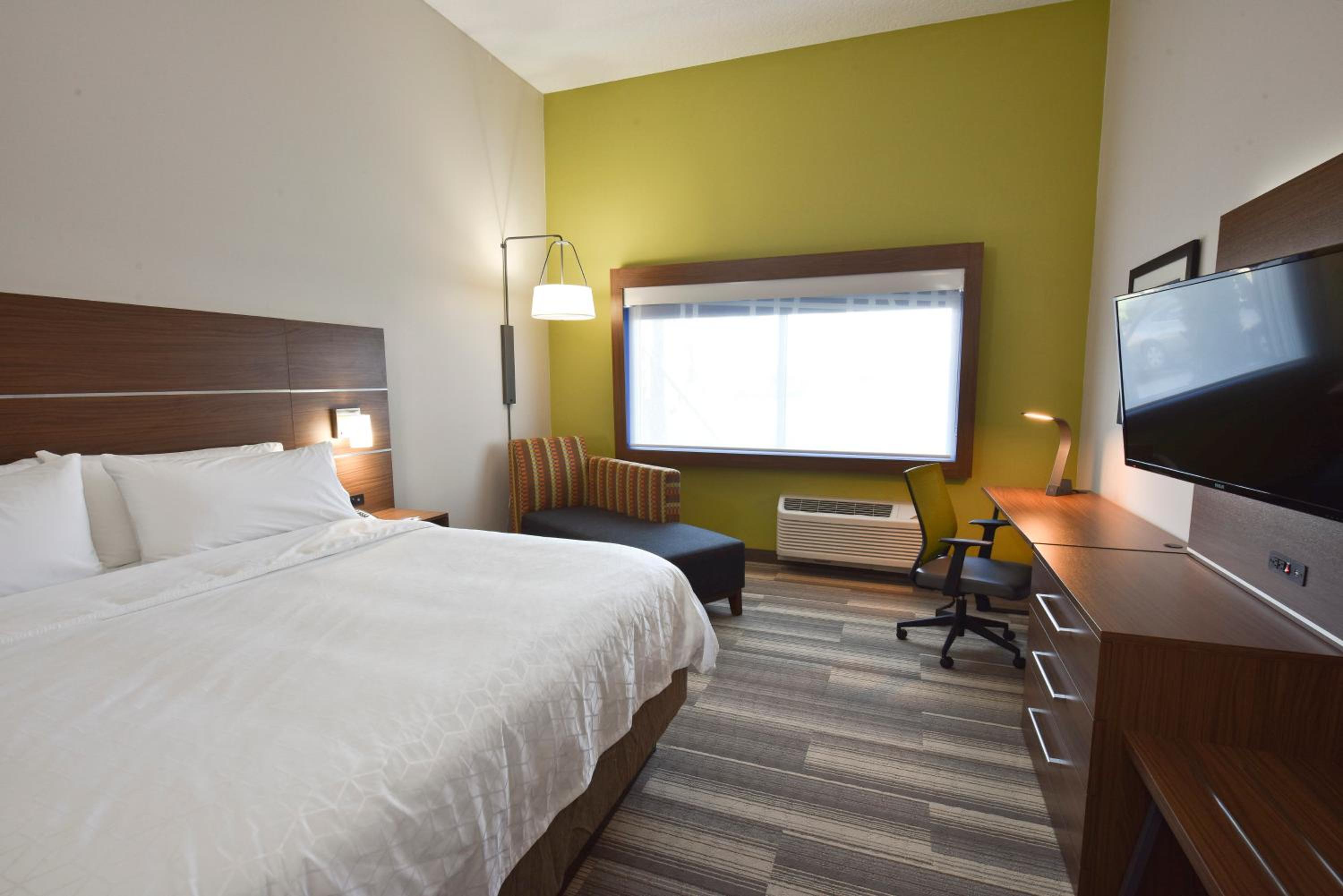 Holiday Inn Express & Suites Orlando Southeast by IHG - photo 45