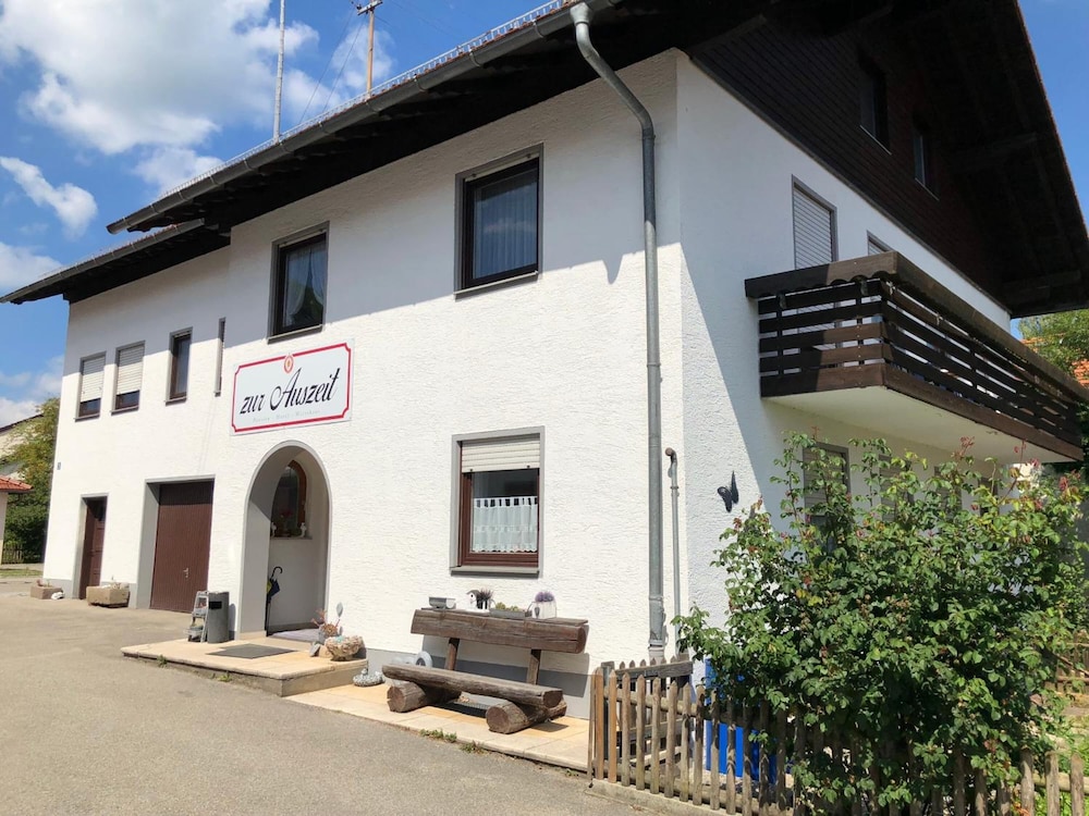 Zur Auszeit — hotel in Traunreut