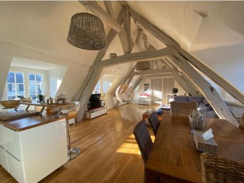 Sous les Clochers de Rouen CathAcdrale — 4-Star Luxury Hotel in Rouen, France