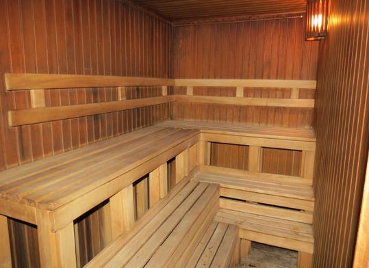 Par Khauz in Artem, Russia