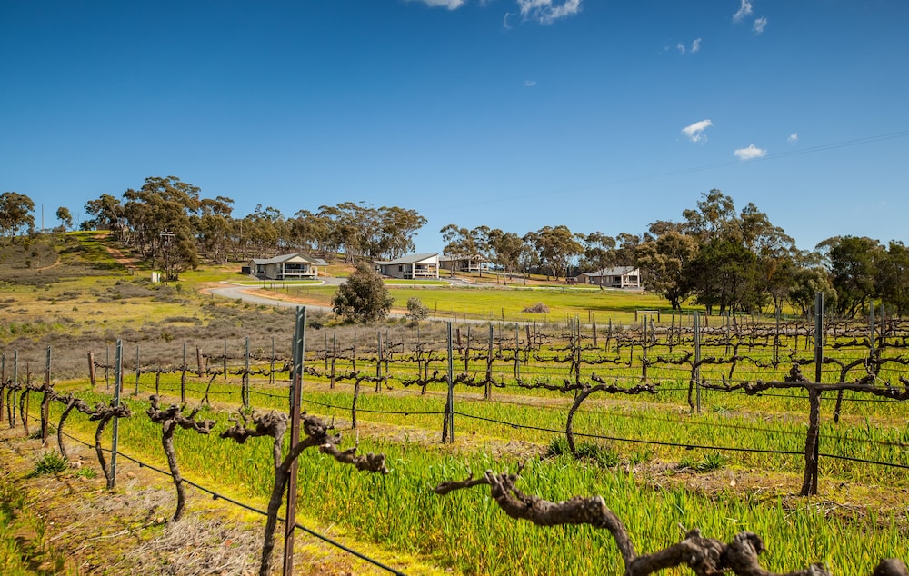 Neagles Retreat Villas — 4-Star Luxury Hotel in Clare, Australia