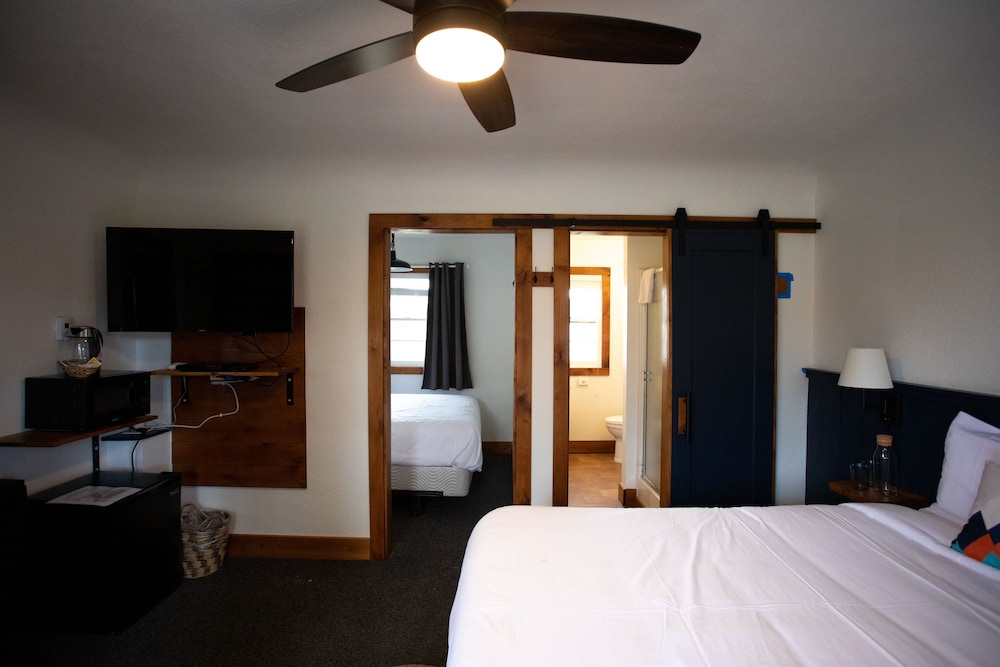 Left Coast Lodge - photo 12