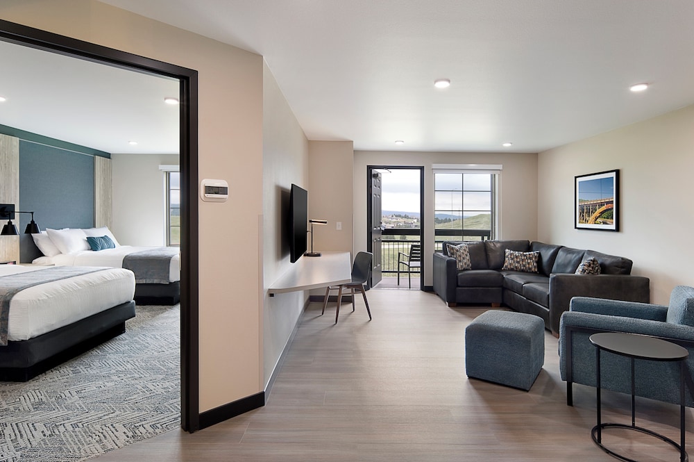 ClubHouse Hotel & Suites Rapid City - photo 17
