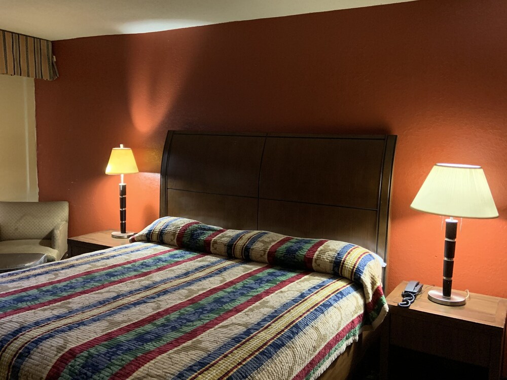 Real Value Inn - photo 8