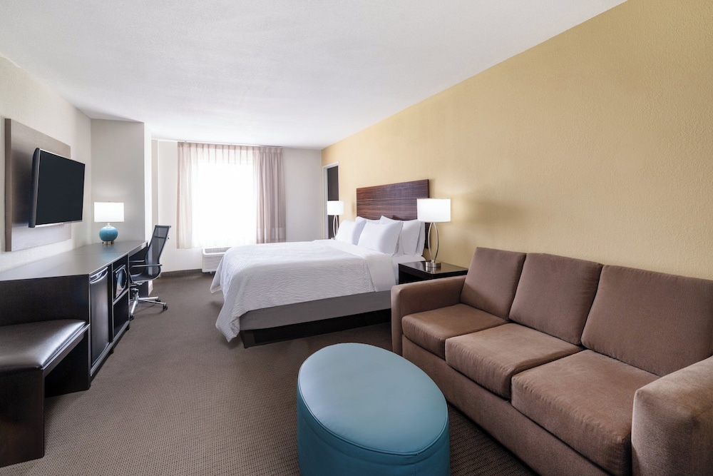 Garner Hotel Clarksville Northeast by IHG - photo 16