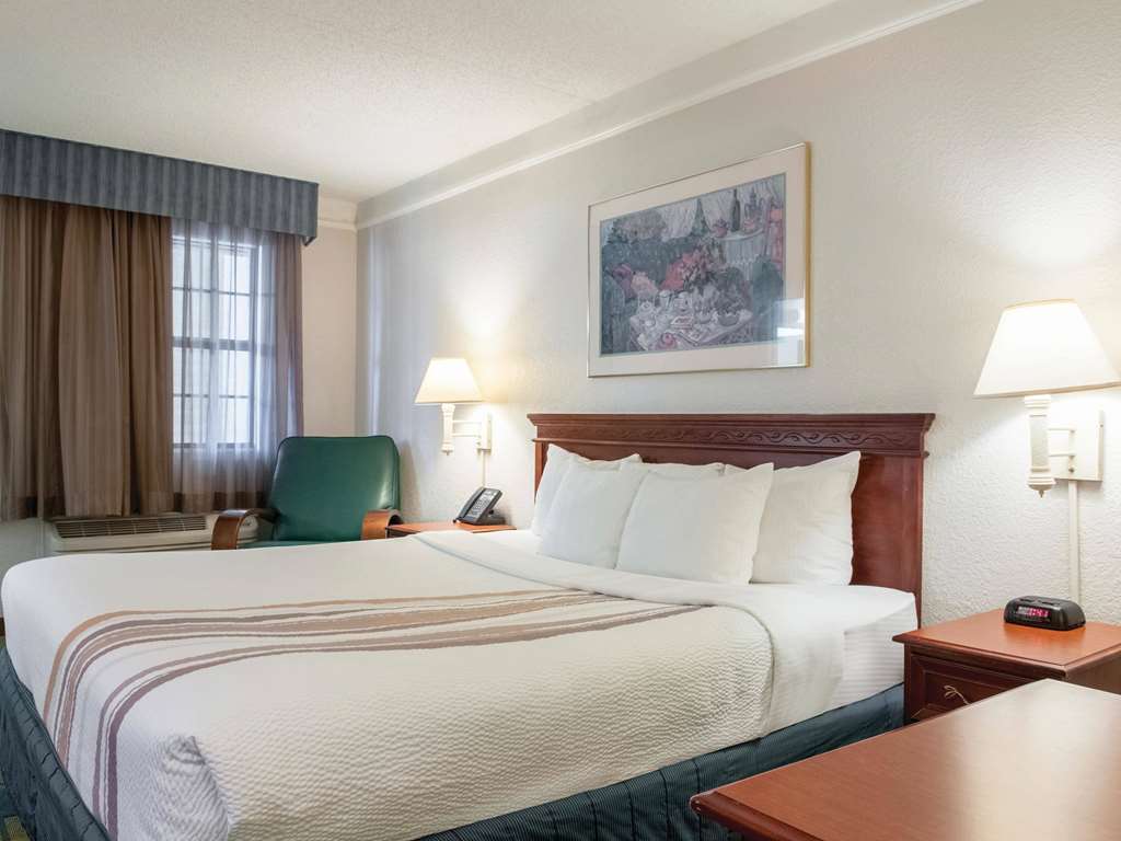 La Quinta Inn by Wyndham New Orleans Veterans Metairie - photo 8