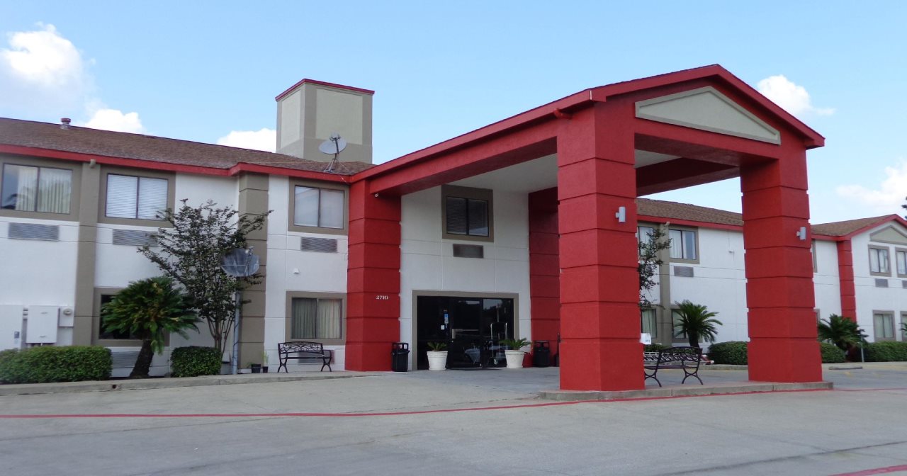 Super 8 Orange in Orange, United States