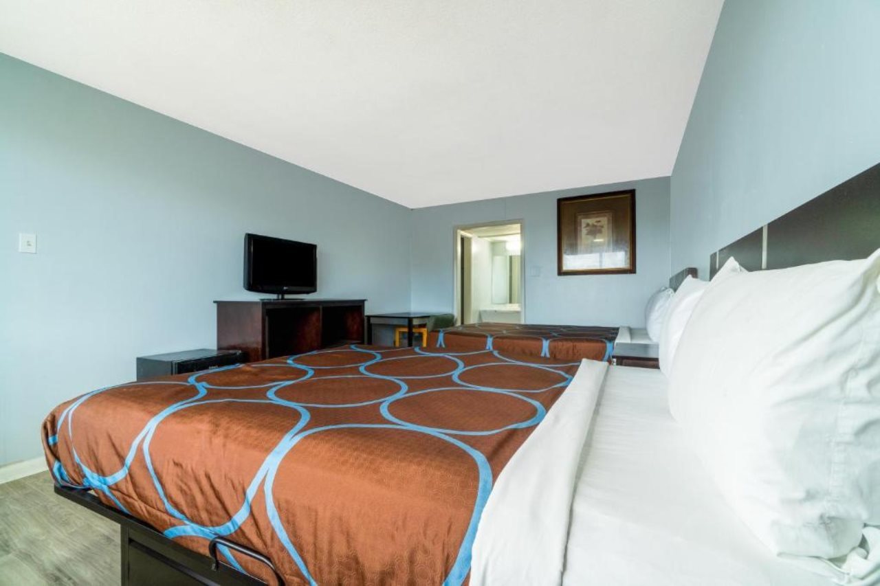 Lamplighter Inn By OYO Independence - photo 19