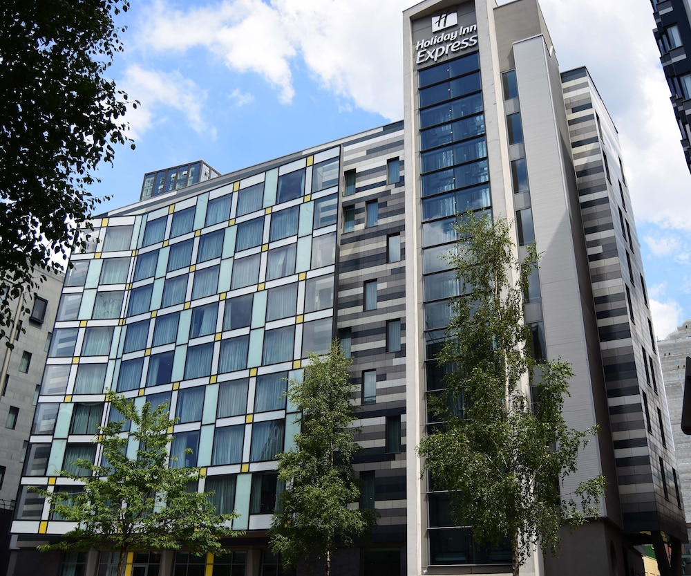 Holiday Inn Express City Centre Arena