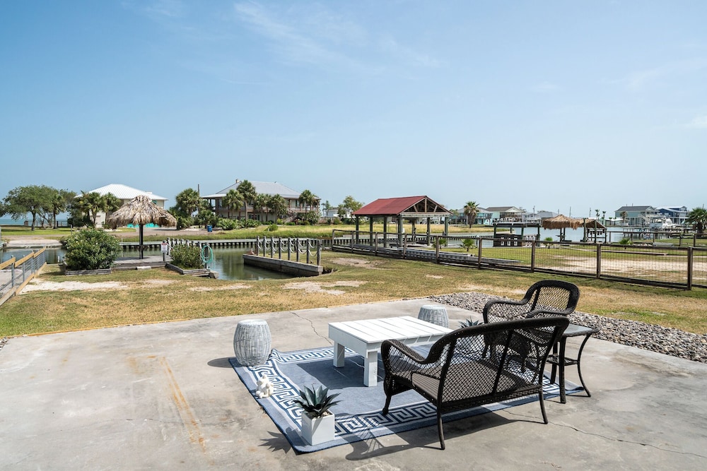 Crab House — 4-Star Luxury Hotel in Rockport, United States