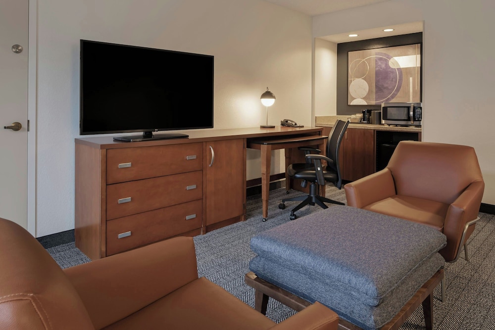 Courtyard by Marriott Anaheim Buena Park - photo 18
