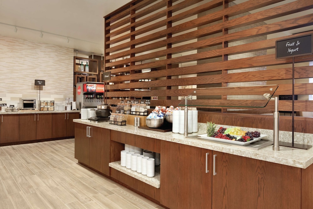 Embassy Suites Hilton South Jordan Salt Lake City - photo 28
