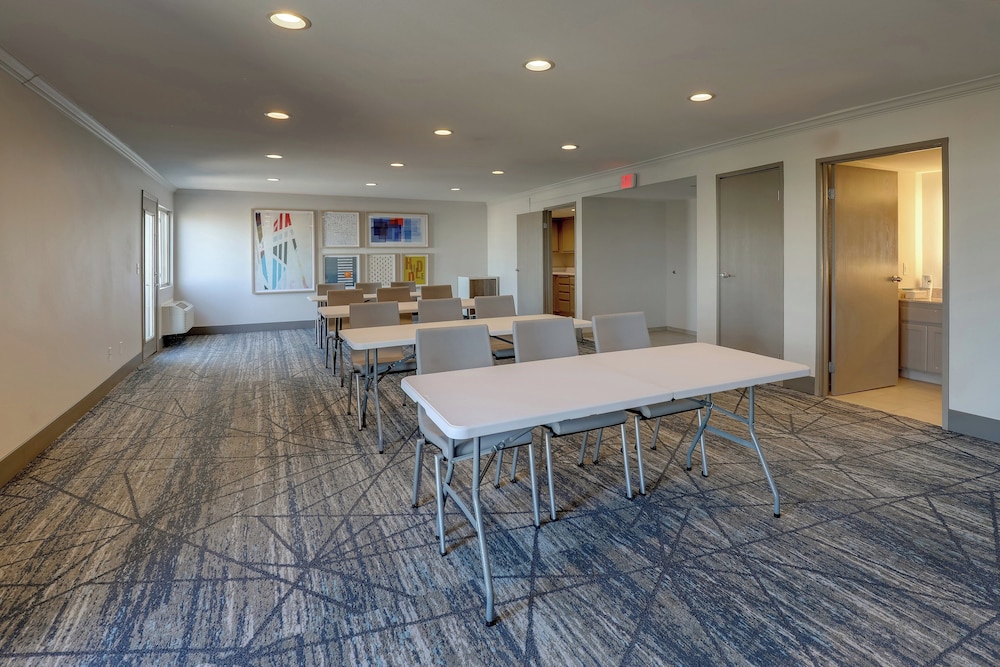 Holiday Inn Express Hotel & Suites Branson 76 Central by IHG - photo 40