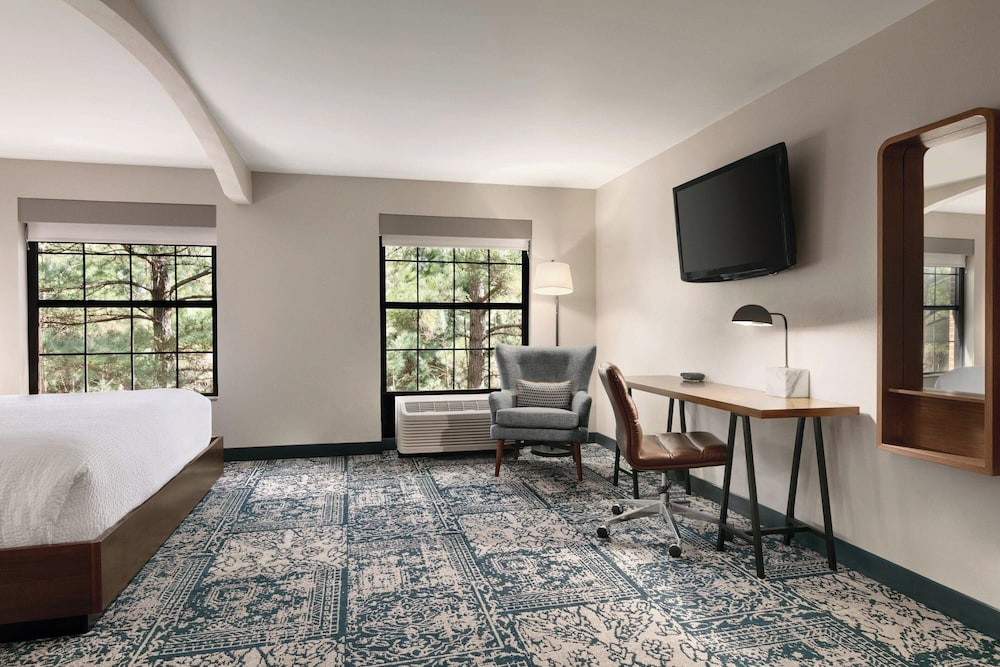Four Points by Sheraton Raleigh Arena - photo 13
