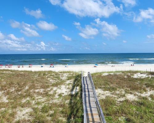 Boardwalk #2 - last minute hotel in Pensacola