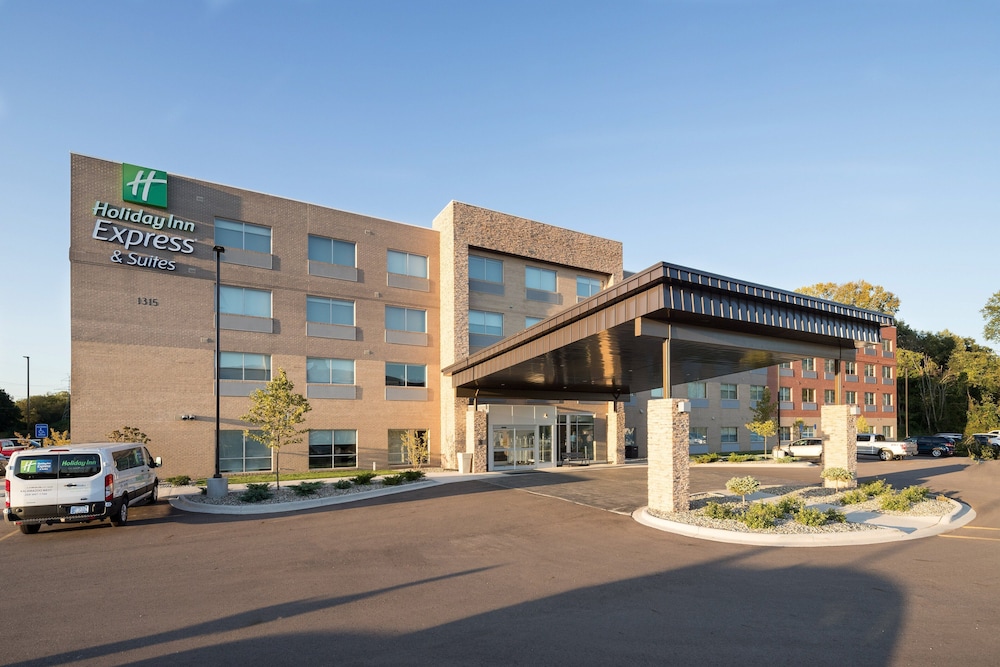 Holiday Inn Express and Suites Kalamazoo West by IHG in Kalamazoo, United States