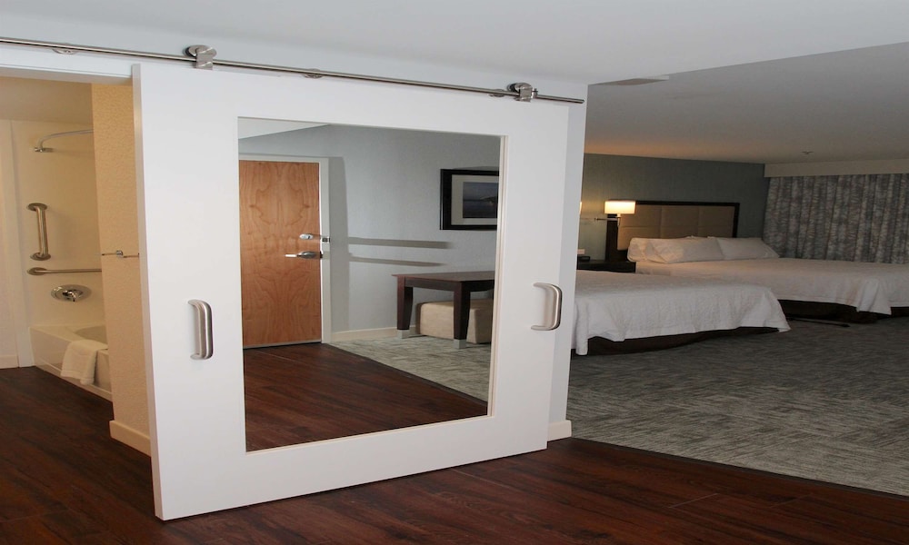 Hampton Inn Suffolk - photo 29