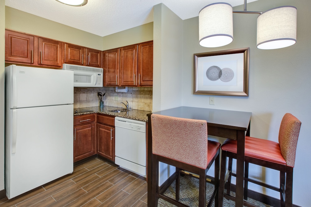 Staybridge Suites Louisville East by IHG - photo 15