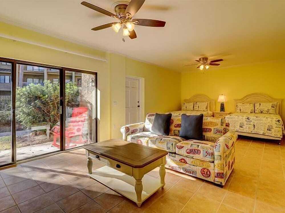 1100 Harbour South Club at The Sea Pines Resort - photo 6