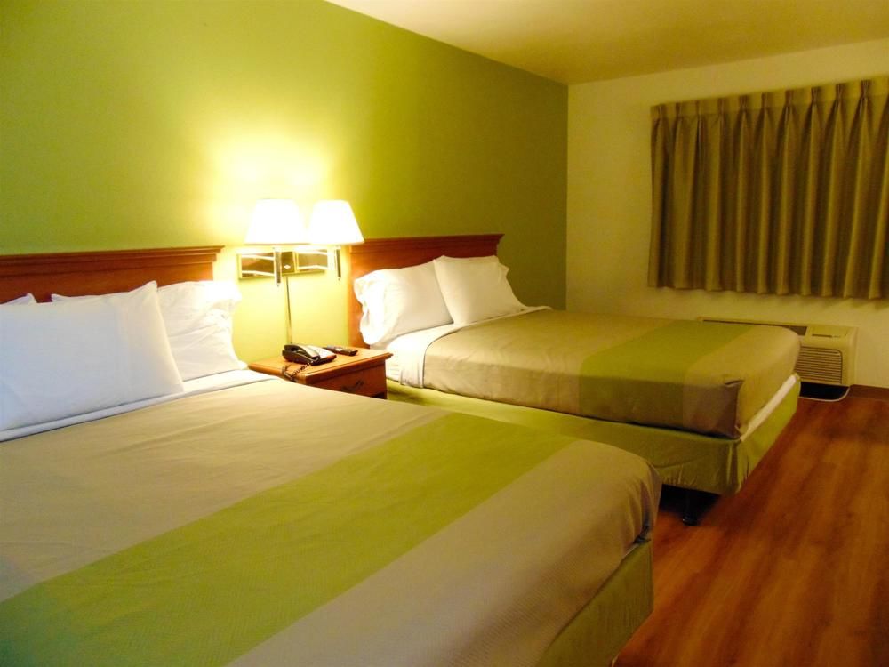 Motel 6 - photo 11