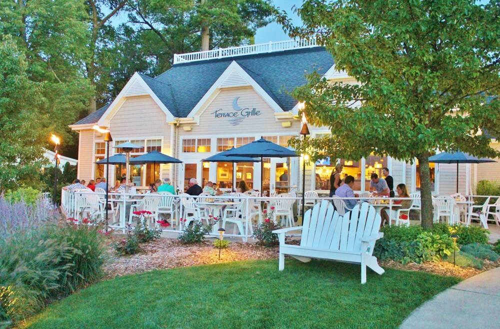 Bay Pointe Inn - photo 45
