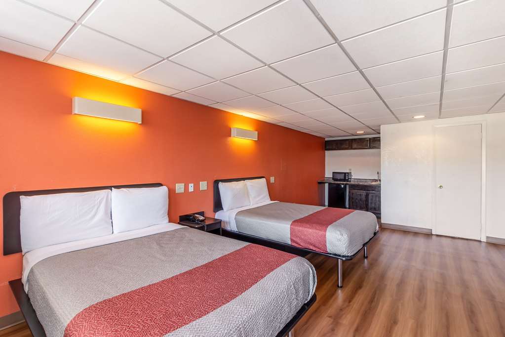 Motel 6 Elizabeth NJ Newark Liberty Intl Airport - photo 9