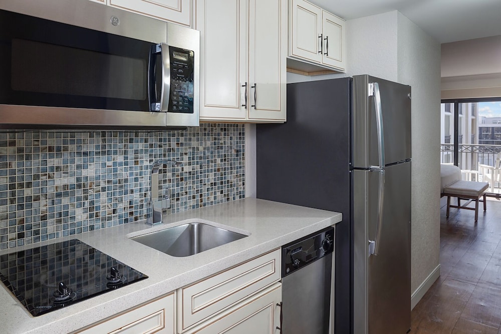 The Atlantic Suites on the Ave - photo 18