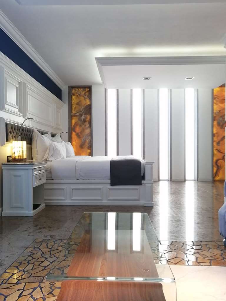 Master Suite at Hotel and Spa Mansion Solis by HOTSSON