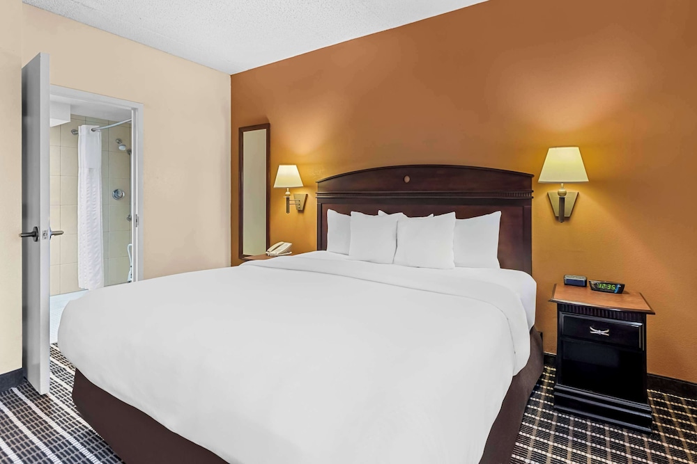 Comfort Inn & Suites Somerset New Brunswick - photo 24