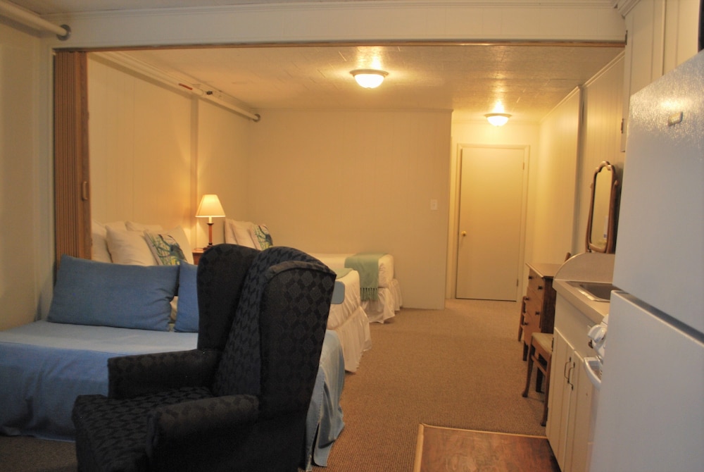 Lankford Hotel and Lodge - photo 33