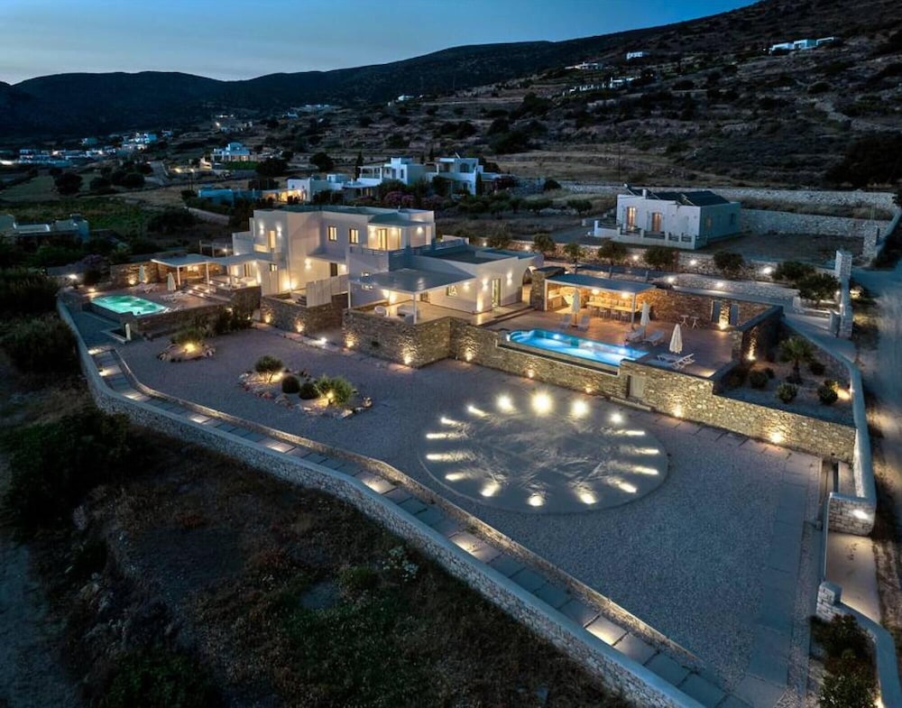 La Vitalite Luxury Villa in Paros — 4-Star Luxury Hotel in Paros, Greece