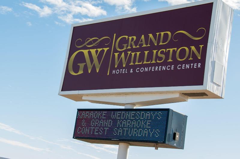 Grand Williston Hotel & Conference Center - photo 3