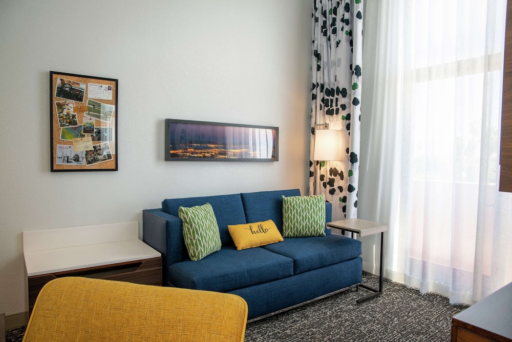 Hampton Inn & Suites Los Angeles Sherman Oaks - photo 34