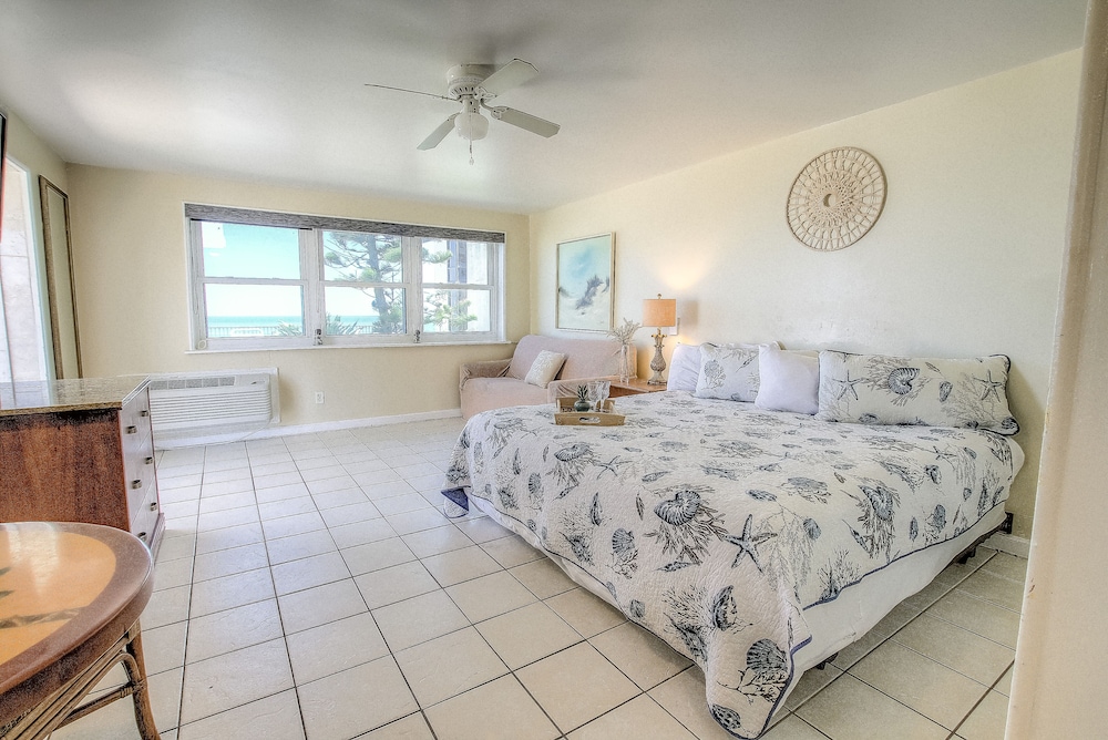 Daytona Shores Inn & Suites - photo 5