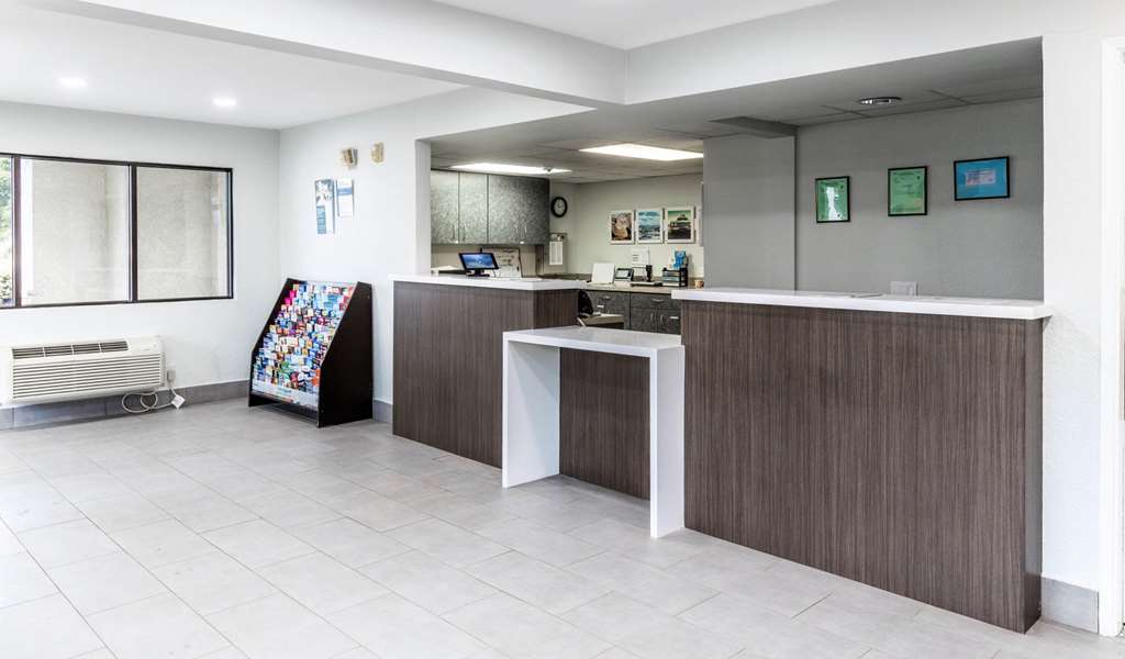 Motel 6 Carlsbad CA East - photo 2