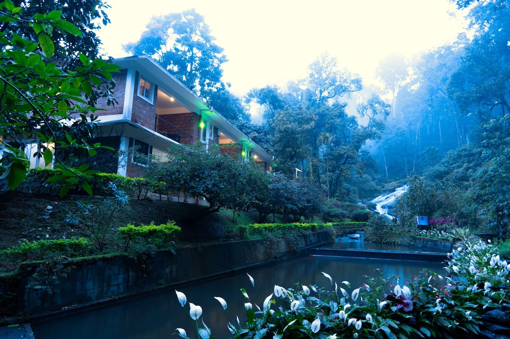 Falling Waters - carbon neutral hotel in Munnar